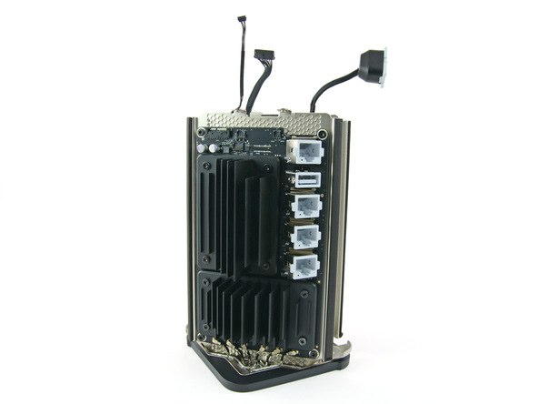 2013 款苹果 AirPort Extreme 无线基站拆机组图