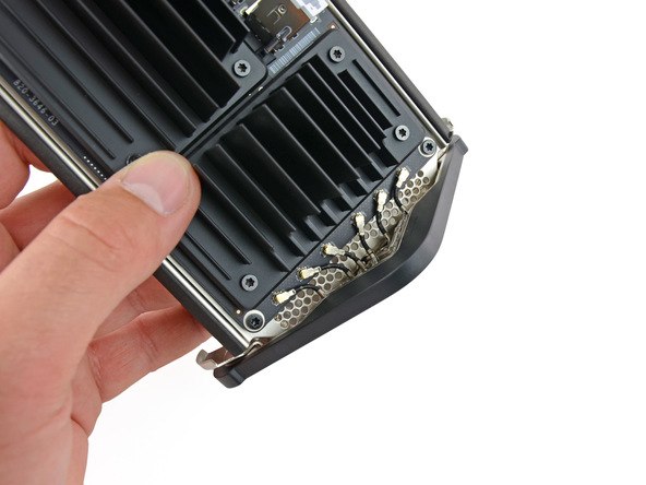 2013 款苹果 AirPort Extreme 无线基站拆机组图
