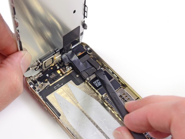 苹果 iPhone 5s 拆机组图