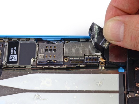 苹果 iPhone 5c 拆机组图