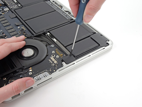 2013 款 13 寸 苹果 MacBook Pro Retina 笔记本拆机组图