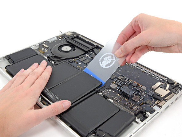 2013 款 13 寸 苹果 MacBook Pro Retina 笔记本拆机组图