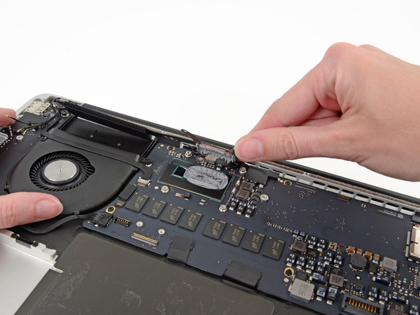 2013 款 13 寸 苹果 MacBook Pro Retina 笔记本拆机组图