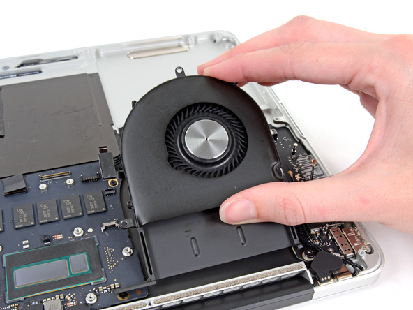 2013 款 13 寸 苹果 MacBook Pro Retina 笔记本拆机组图