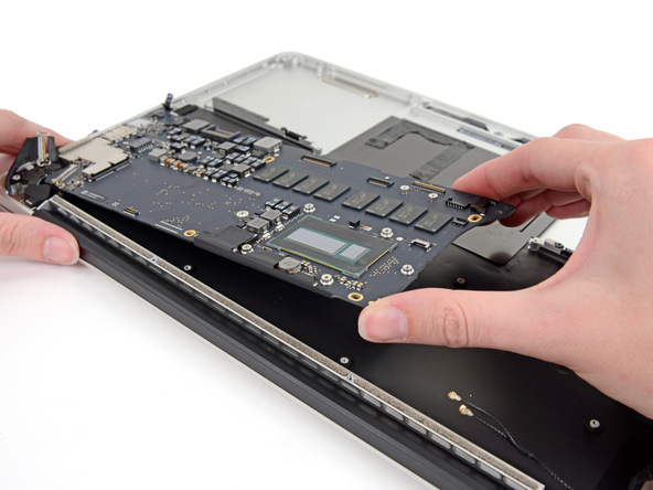 2013 款 13 寸 苹果 MacBook Pro Retina 笔记本拆机组图