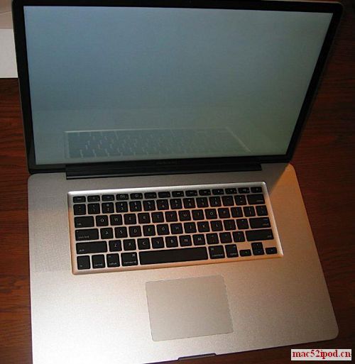 17寸苹果MacBook Pro笔记本电脑拆解组图：拆机前