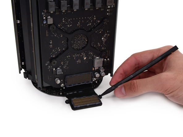 2013 款苹果 Mac Pro 工作站拆机组图