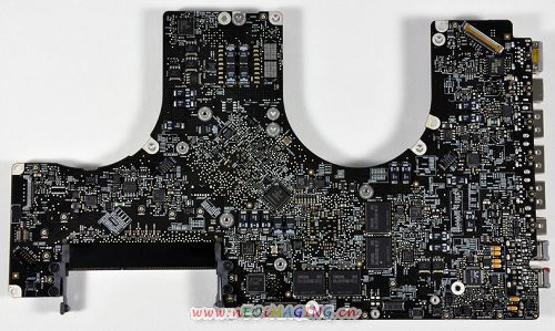 17寸苹果MacBook Pro笔记本电脑拆解组图：主板背面