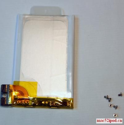 苹果iPhone 3GS电池特写，锂聚合物电池，电压3.7V，容量4.51WHr。