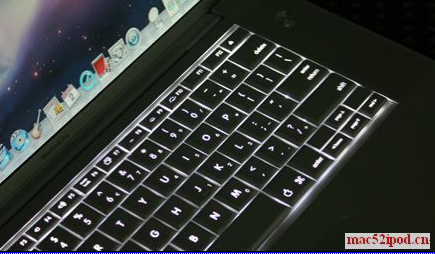 苹果Macbook Pro笔记本电脑的键盘背光图